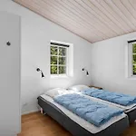 Merit - 3-2km From The Sea By Interhome 別荘