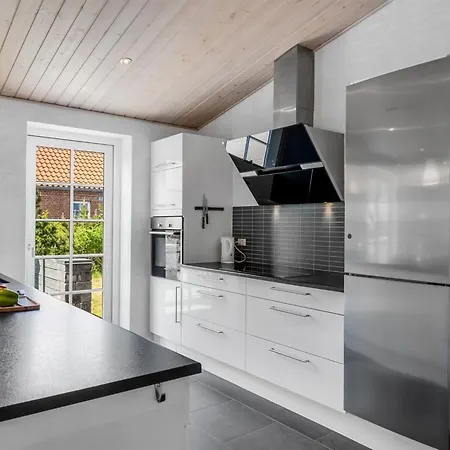 Merit - 3-2km From The Sea By Interhome Blavand